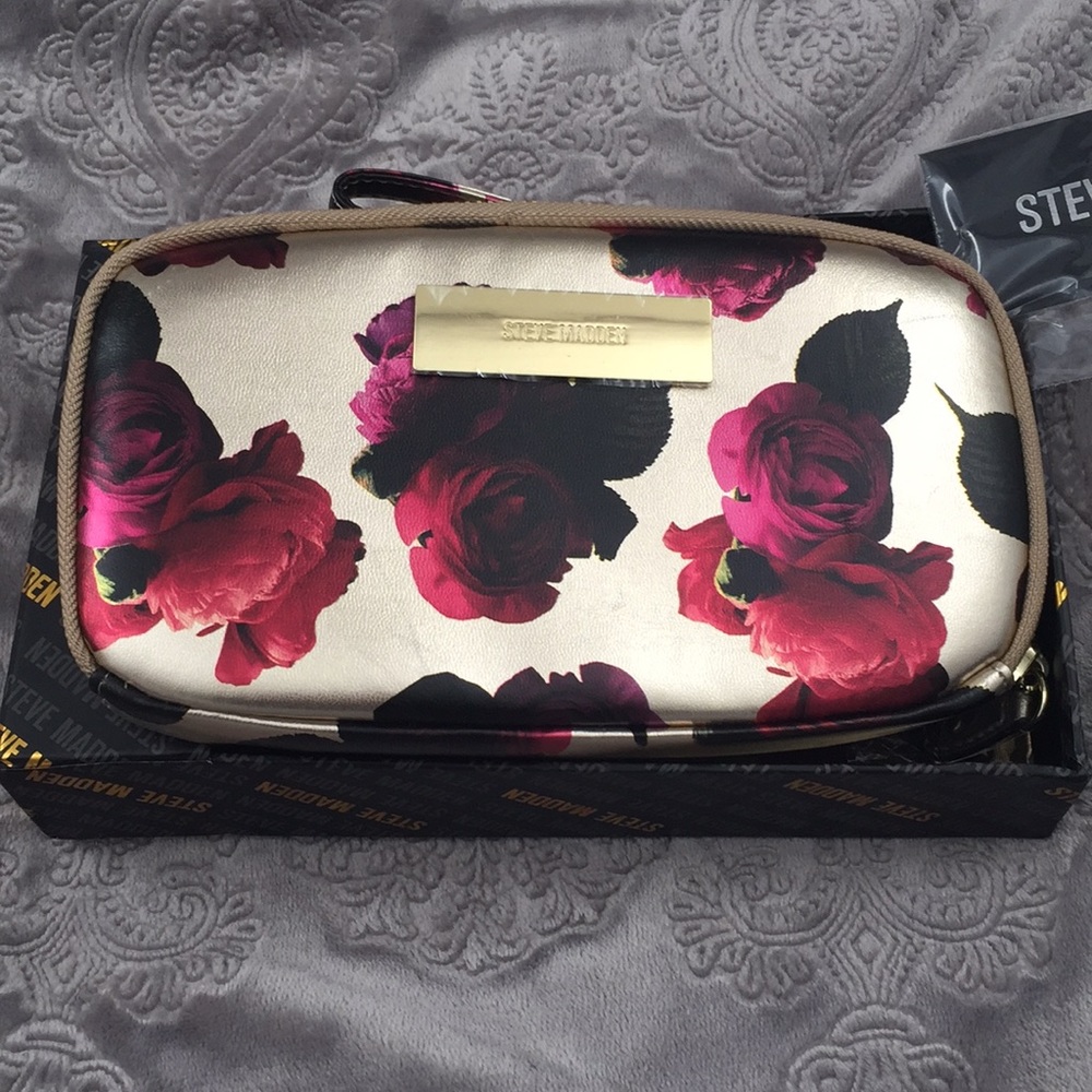 Steve Madden wristlet wallet